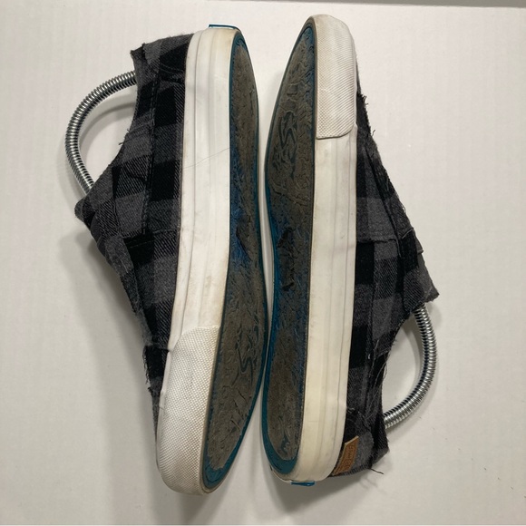 **SOLD** Blowfish Distressed Plaid Shoes Women’s Size 8 - Picture 3 of 10